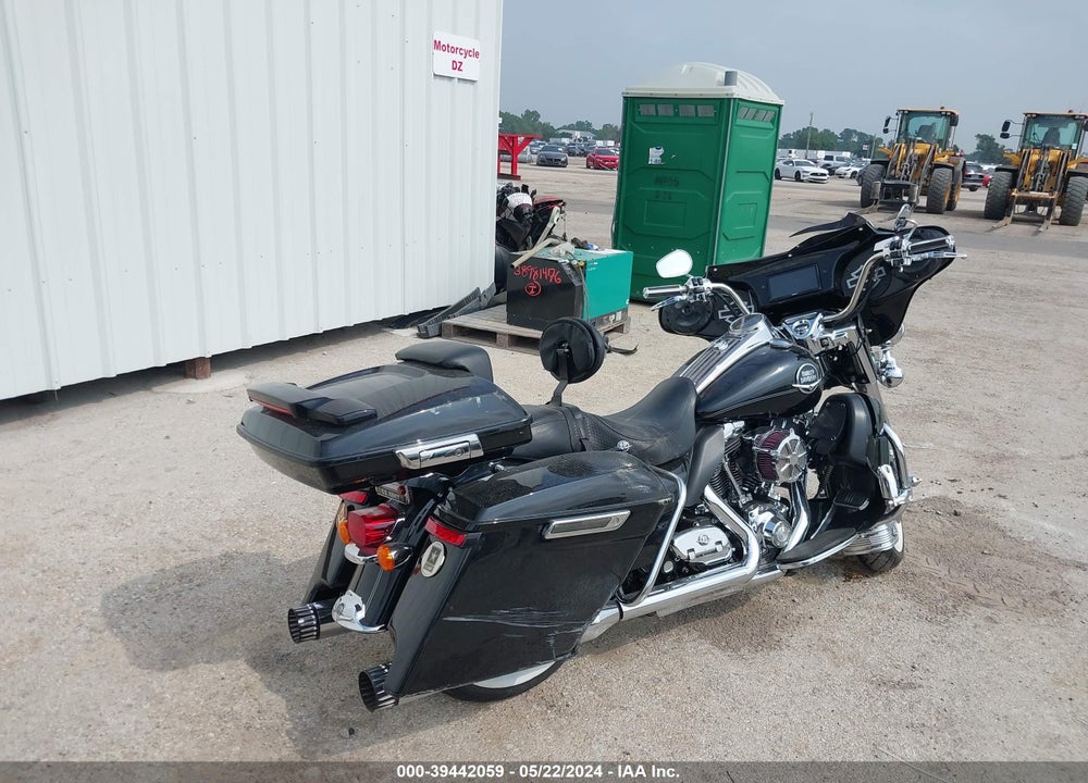 2010 HARLEY-DAVIDSON FLHRC VIN: 1HD1FR415AB626352