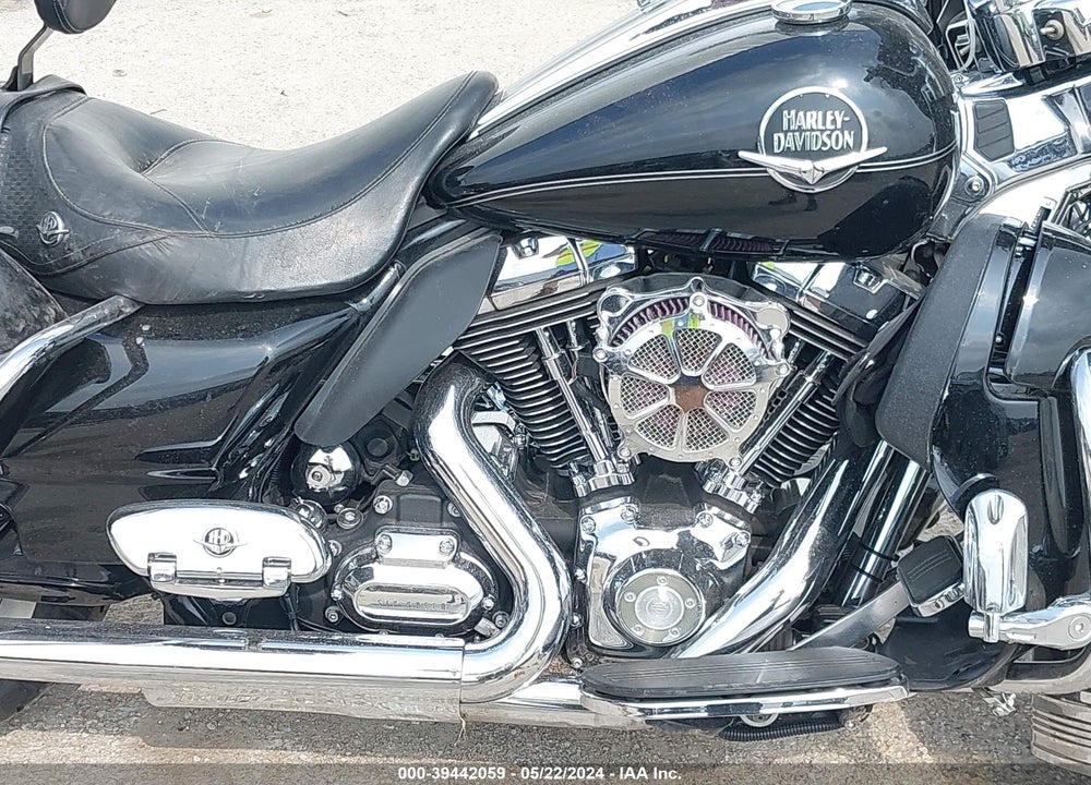 2010 HARLEY-DAVIDSON FLHRC VIN: 1HD1FR415AB626352