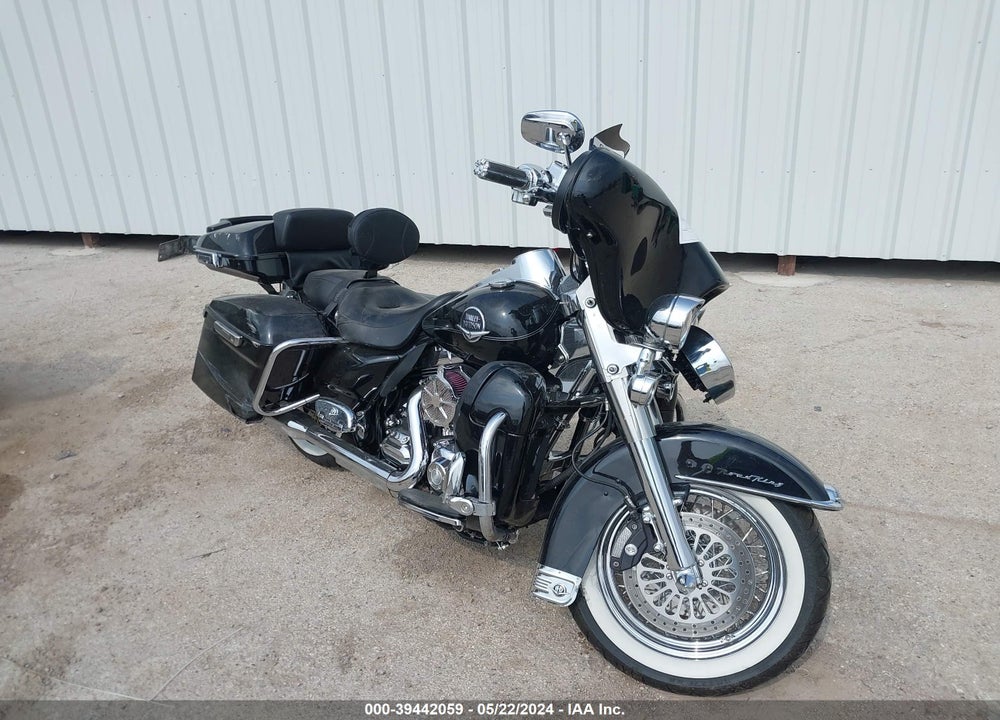 2010 HARLEY-DAVIDSON FLHRC VIN: 1HD1FR415AB626352