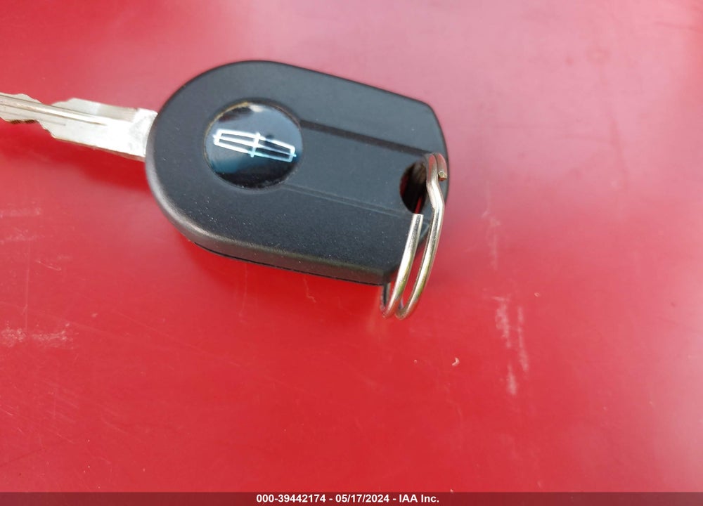 2009 LINCOLN MKZ VIN: 3LNHM26T29R608566