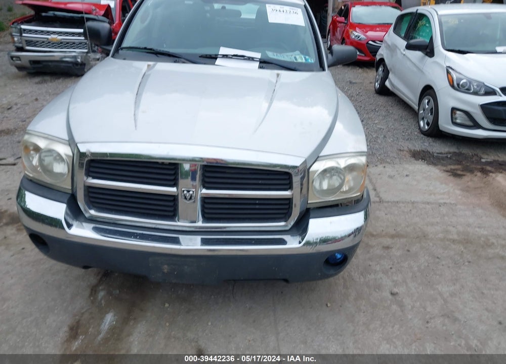2005 DODGE DAKOTA SLT VIN: 1D7HW48N35S188121