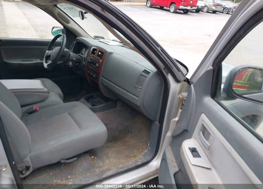 2005 DODGE DAKOTA SLT VIN: 1D7HW48N35S188121