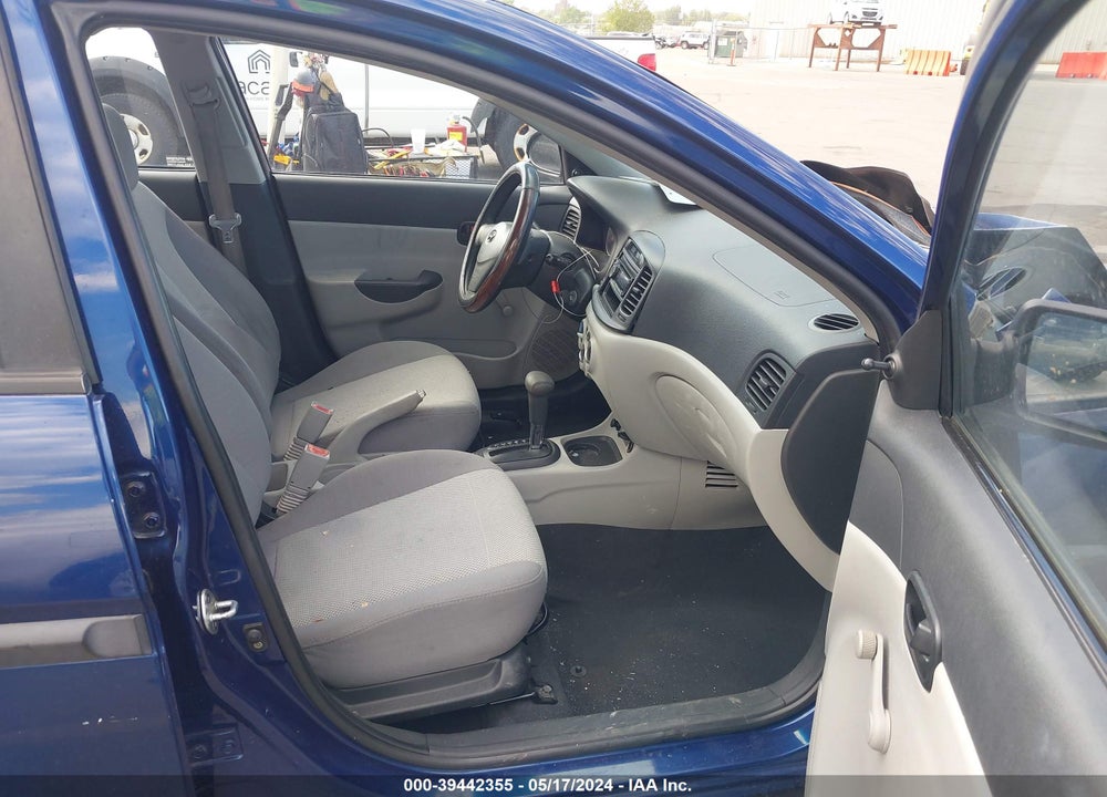 2009 HYUNDAI ACCENT VIN: KMHCM46C89U313907