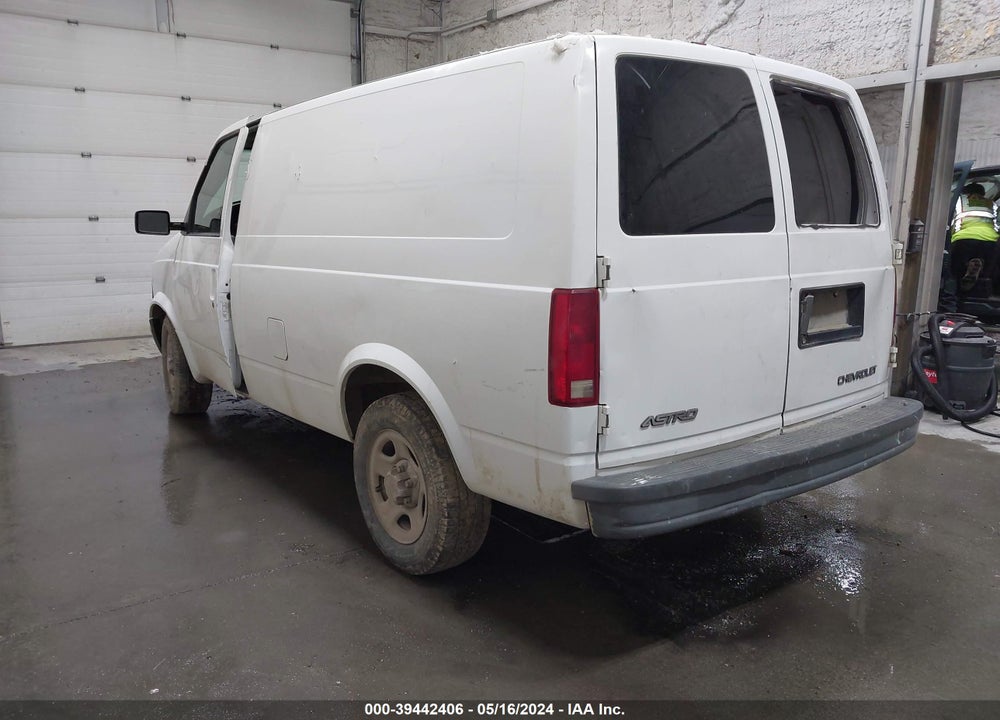 2003 CHEVROLET ASTRO VIN: 1GCDM19X83B133027