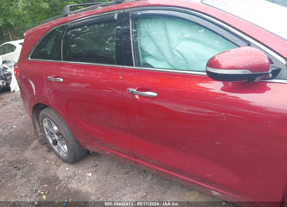 2016 KIA SORENTO 3.3L SX VIN: 5XYPK4A52GG184596