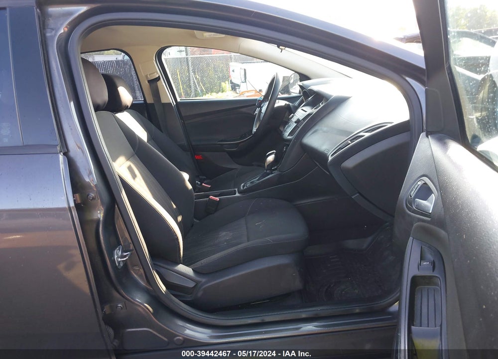 2015 FORD FOCUS SE VIN: 1FADP3F27FL324910