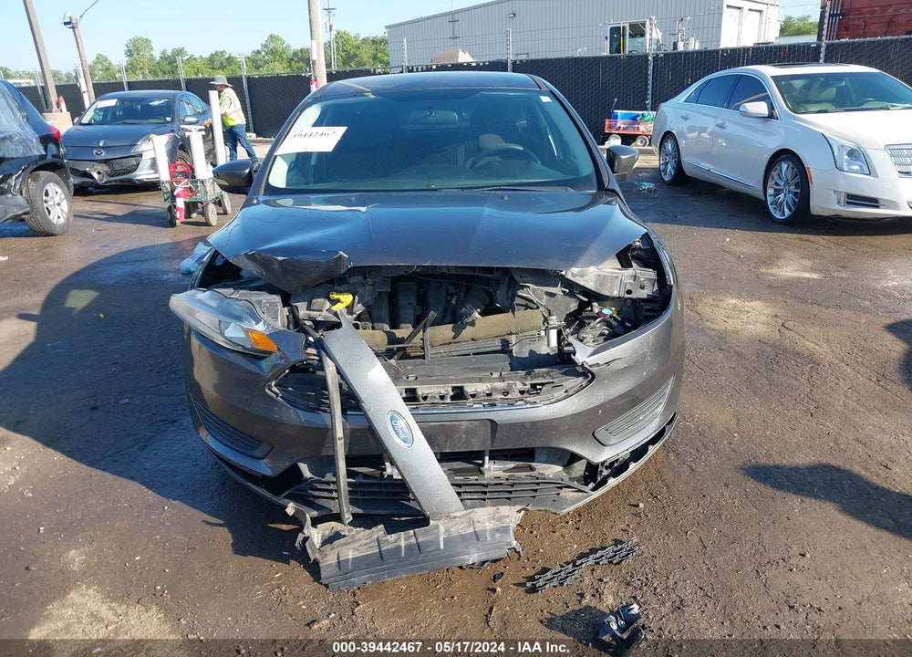2015 FORD FOCUS SE VIN: 1FADP3F27FL324910