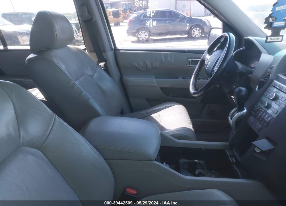 2011 HONDA PILOT EX-L VIN: 5FNYF3H5XBB016908