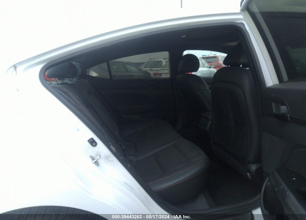 2017 HYUNDAI ELANTRA VIN: KMHD04LB3HU333072