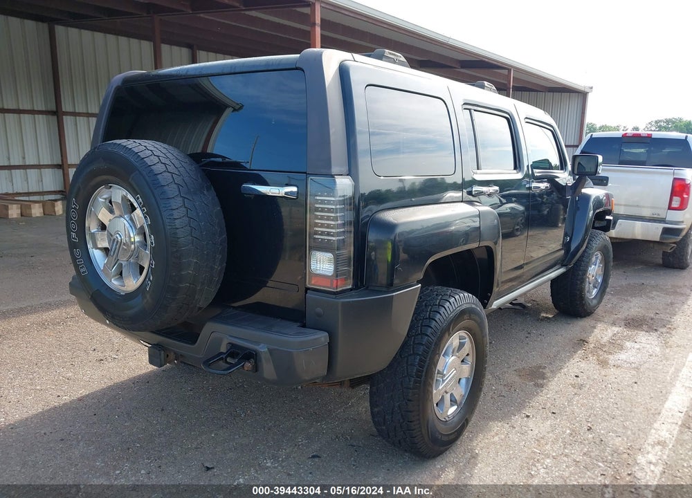 2007 HUMMER H3 SUV VIN: 5GTDN13E378131024