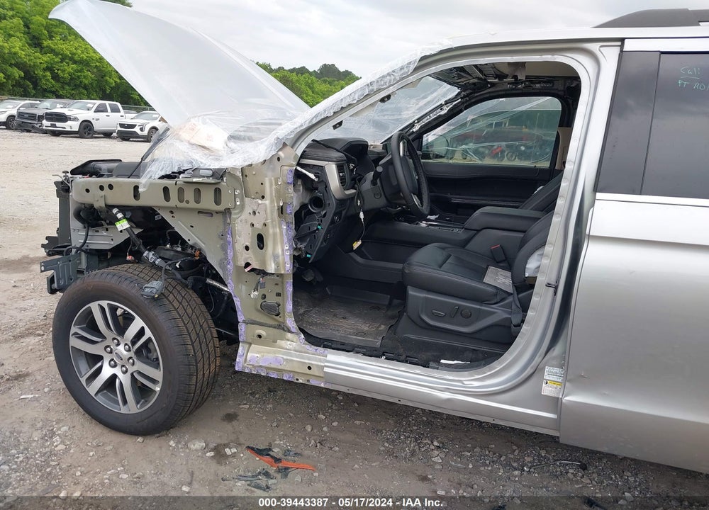 2024 FORD EXPEDITION XLT MAX VIN: 1FMJK1H82REA04528