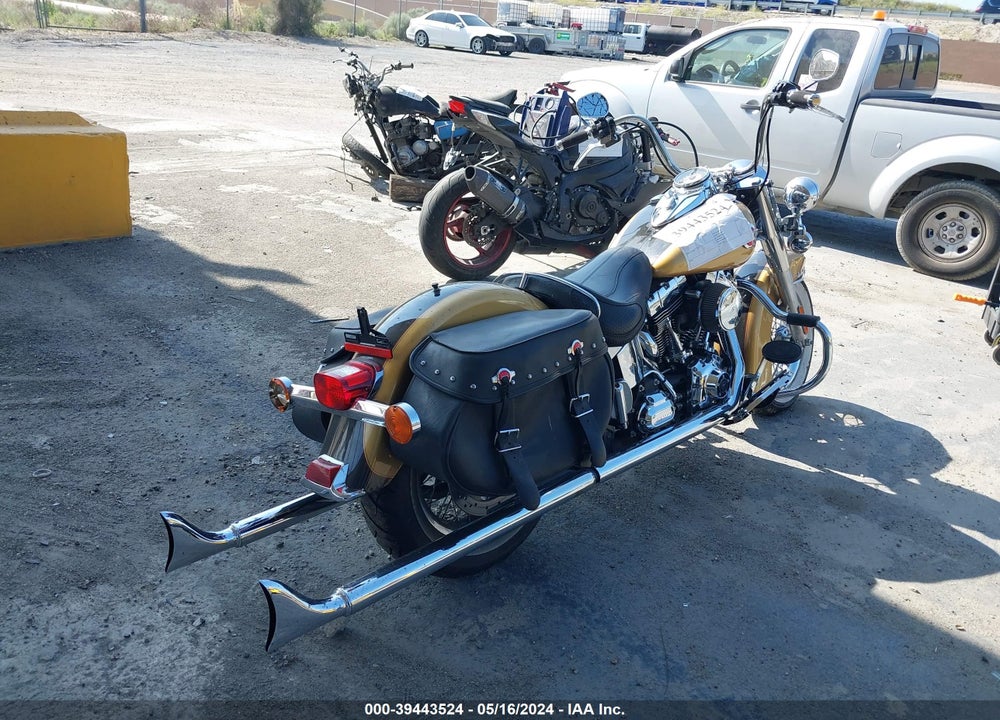 2017 HARLEY-DAVIDSON FLSTC HERITAGE SOFTAIL CLASSIC VIN: 1HD1BWV34HB032579