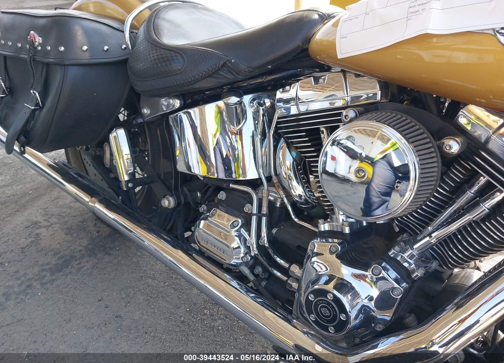 2017 HARLEY-DAVIDSON FLSTC HERITAGE SOFTAIL CLASSIC VIN: 1HD1BWV34HB032579
