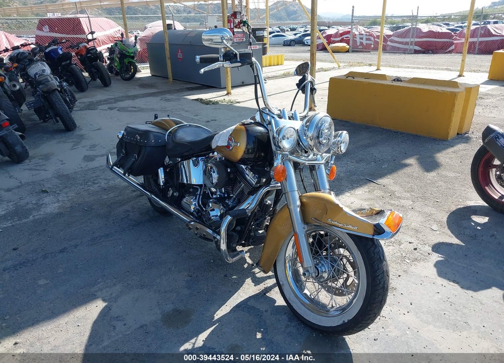 2017 HARLEY-DAVIDSON FLSTC HERITAGE SOFTAIL CLASSIC VIN: 1HD1BWV34HB032579
