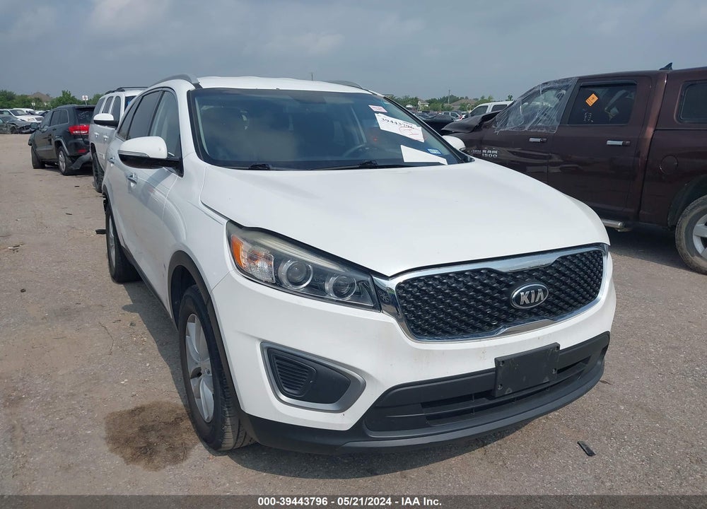 2016 KIA SORENTO 2.4L LX VIN: 5XYPG4A31GG027979