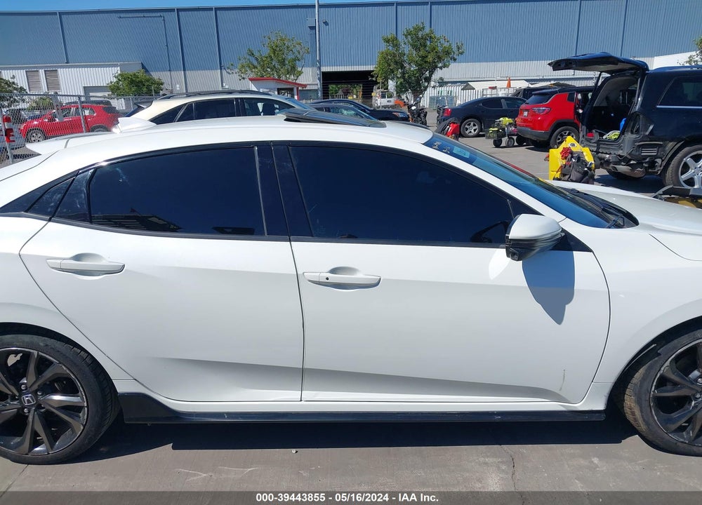 2018 HONDA CIVIC SPORT TOURING VIN: SHHFK7H92JU402264