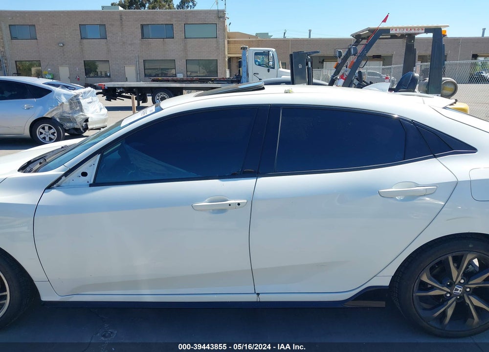 2018 HONDA CIVIC SPORT TOURING VIN: SHHFK7H92JU402264