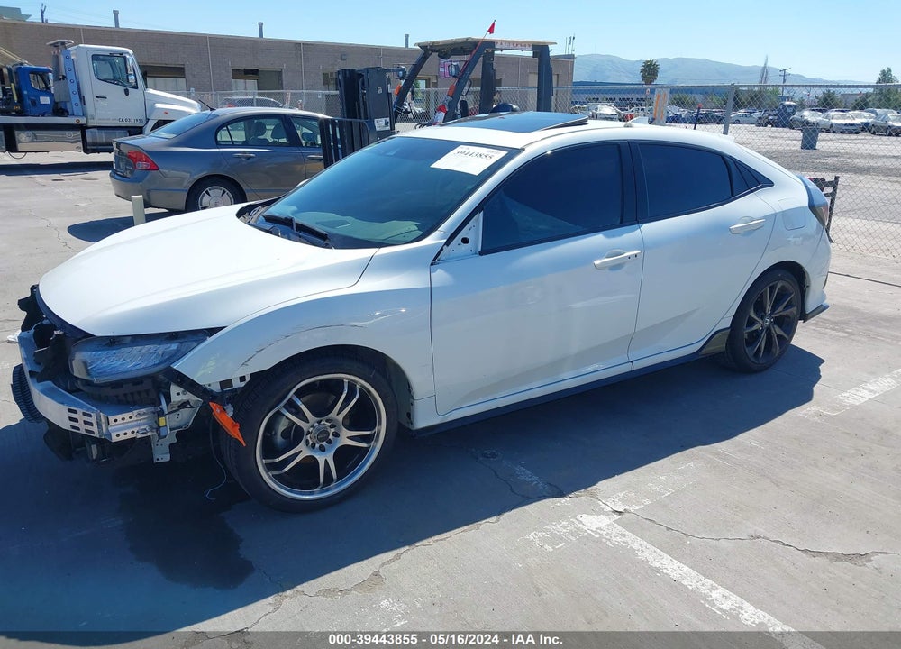 2018 HONDA CIVIC SPORT TOURING VIN: SHHFK7H92JU402264