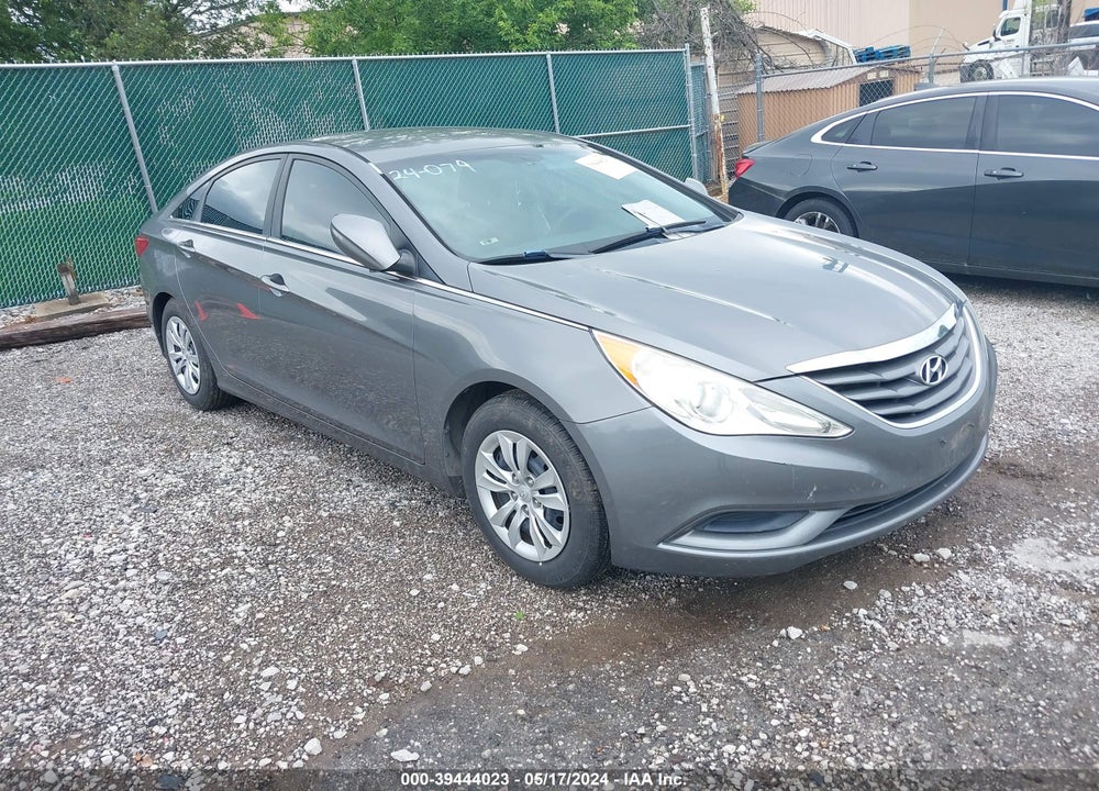 2013 HYUNDAI SONATA GLS VIN: 5NPEB4AC5DH559987