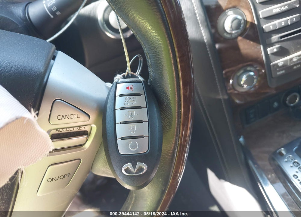 2017 INFINITI QX80 VIN: JN8AZ2NF4H9642722