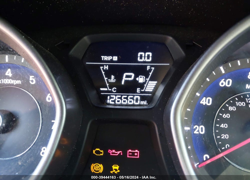 2016 HYUNDAI ELANTRA SE VIN: 5NPDH4AE2GH760164