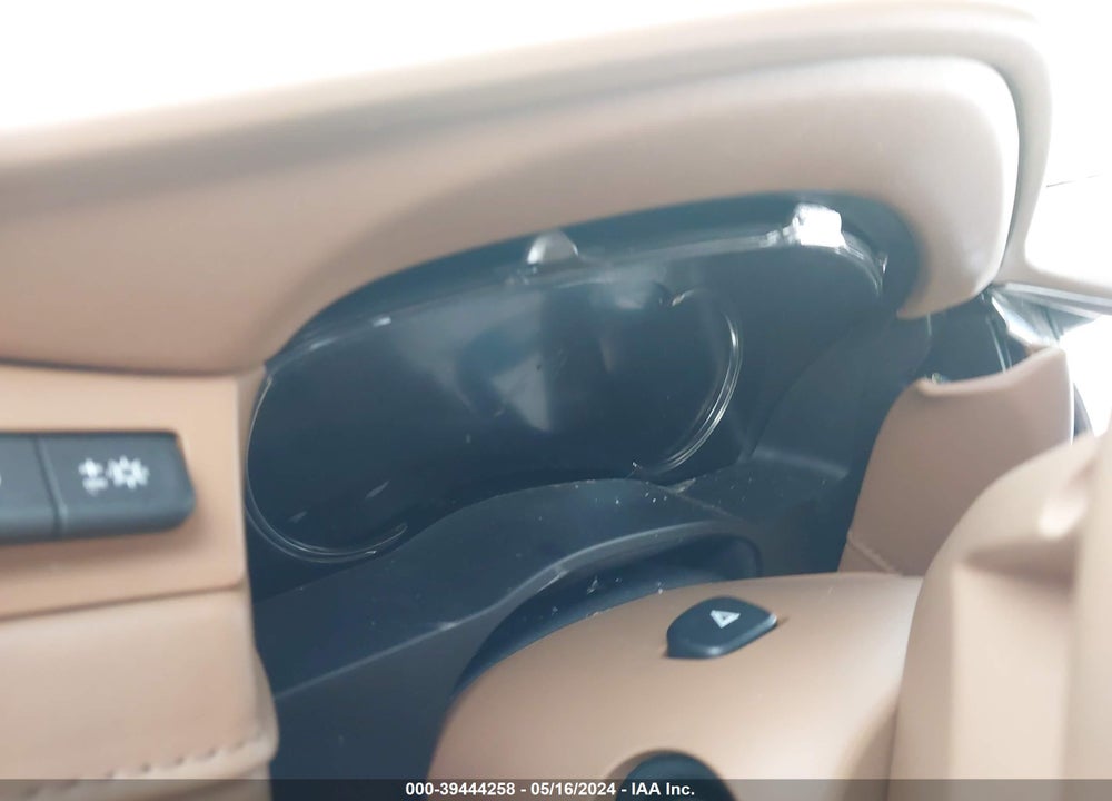 2016 CADILLAC ESCALADE PLATINUM VIN: 1GYS3DKJ0GR147206
