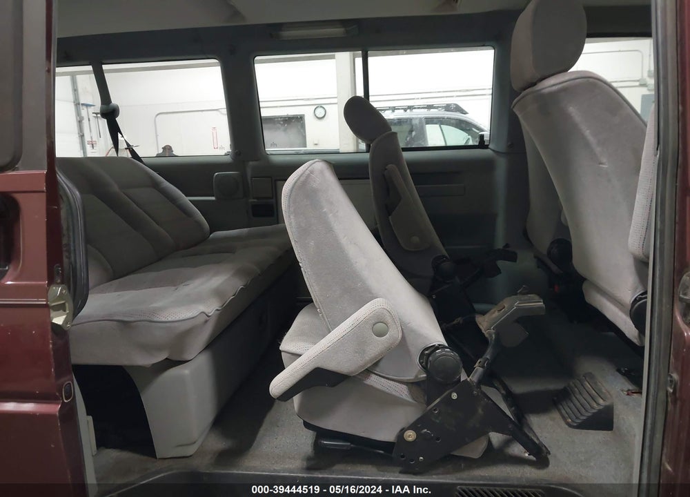1993 VOLKSWAGEN EUROVAN MV VIN: WV2MC0704PH049682
