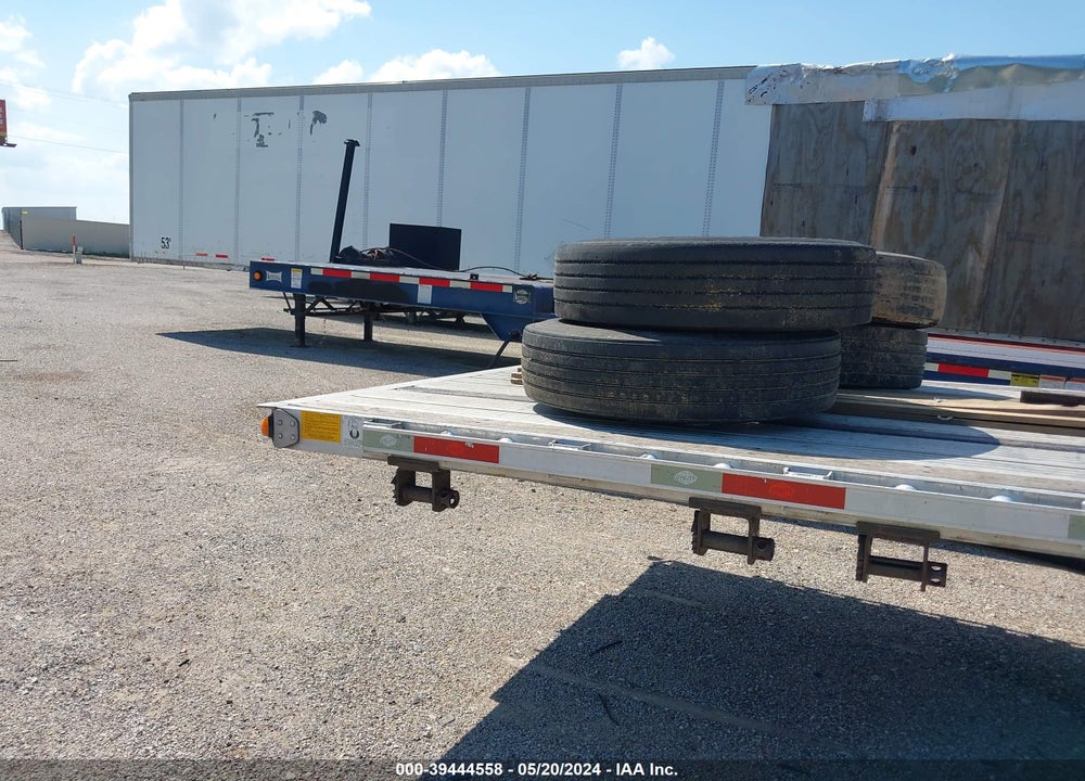 2019 UTILITY TRAILER MFG TRAILER VIN: 1UYFS2483K5496838