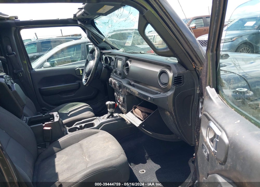2018 JEEP WRANGLER UNLIMITED SPORT S 4X4 VIN: 1C4HJXDNXJW325123