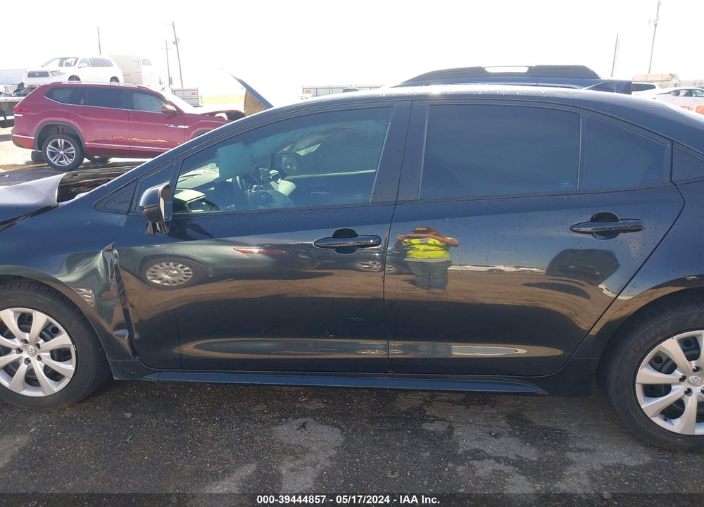 2020 TOYOTA COROLLA LE VIN: 5YFEPRAE4LP132060