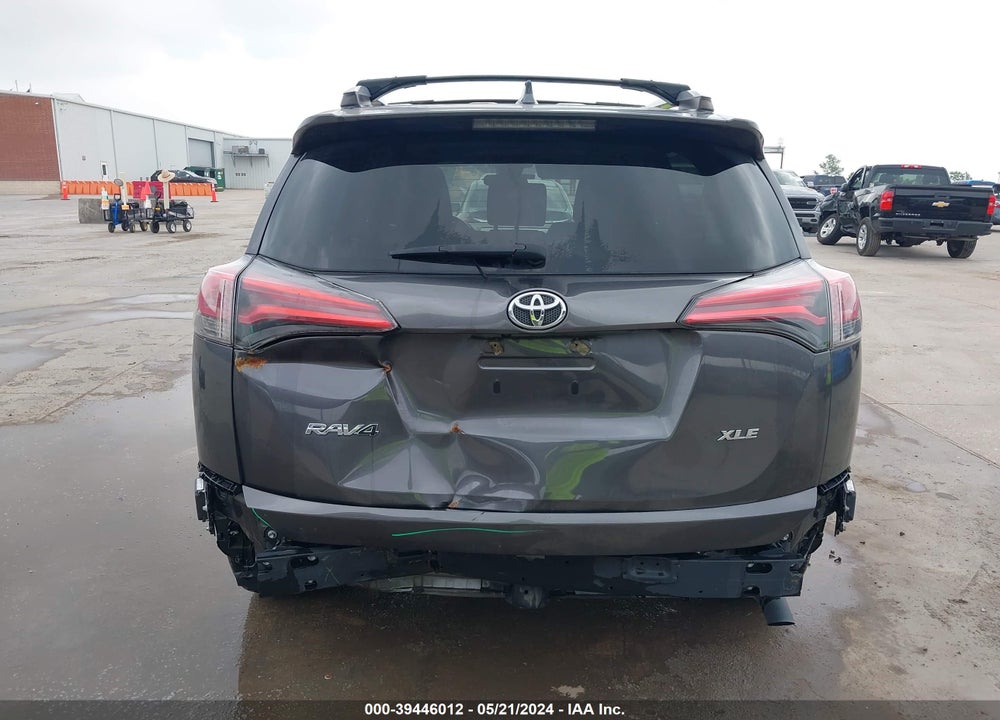 2018 TOYOTA RAV4 XLE VIN: JTMWFREV7JJ729707