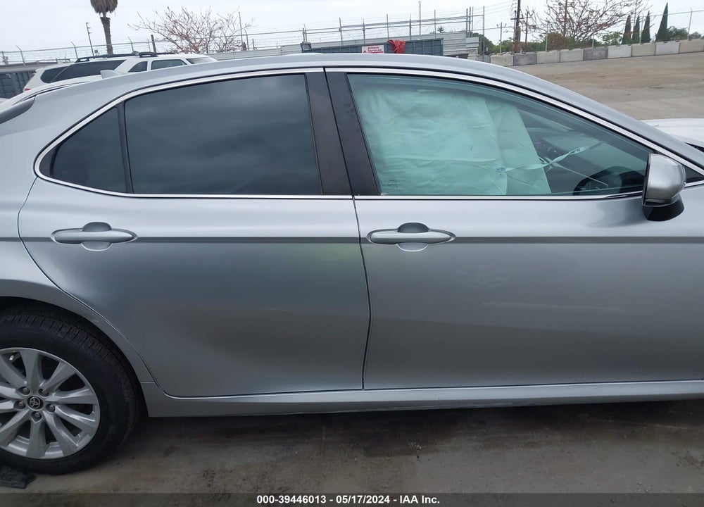 2020 TOYOTA CAMRY LE VIN: 4T1C11AK2LU962261