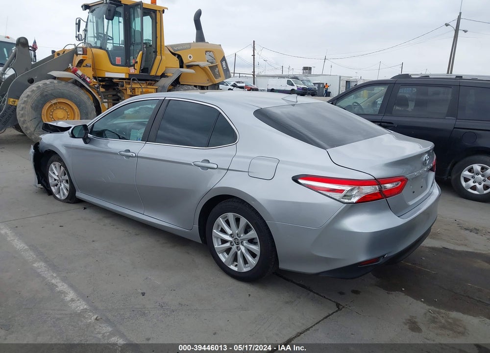 2020 TOYOTA CAMRY LE VIN: 4T1C11AK2LU962261