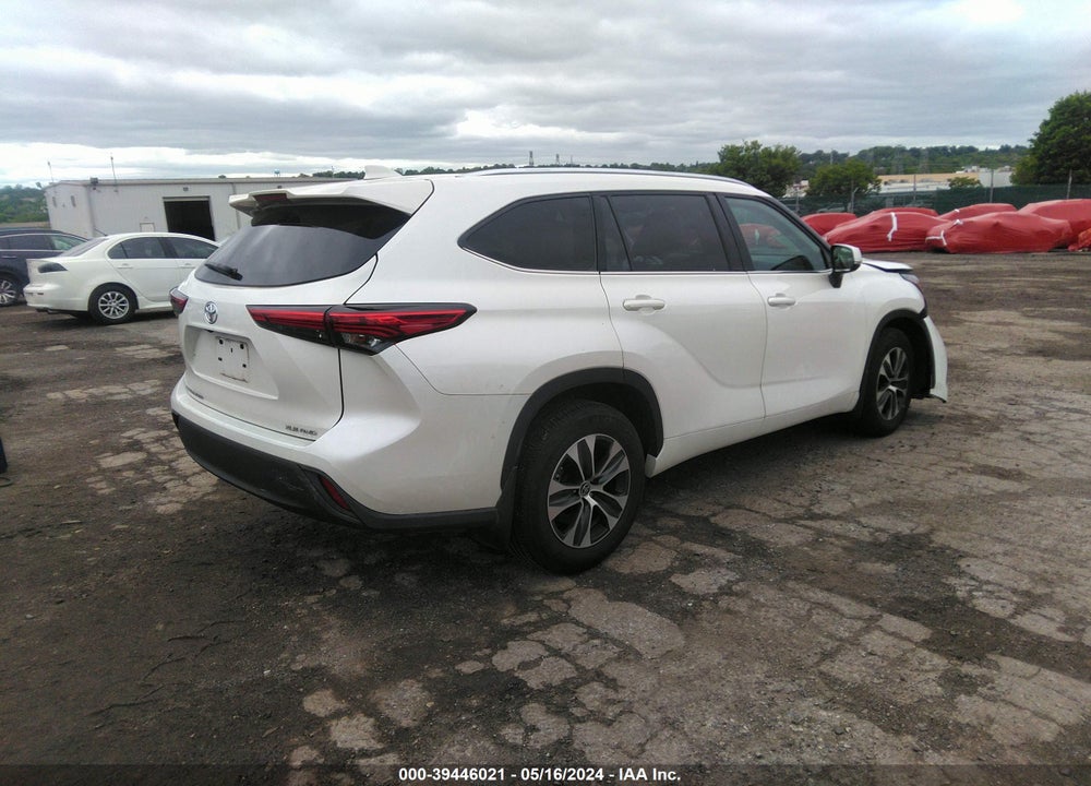 2021 TOYOTA HIGHLANDER XLE VIN: 5TDGZRBH2MS134538