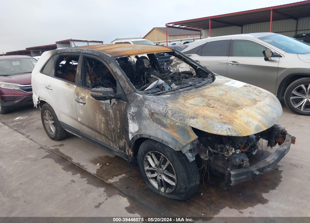 2014 KIA SORENTO LX VIN: 5XYKT3A65EG542829