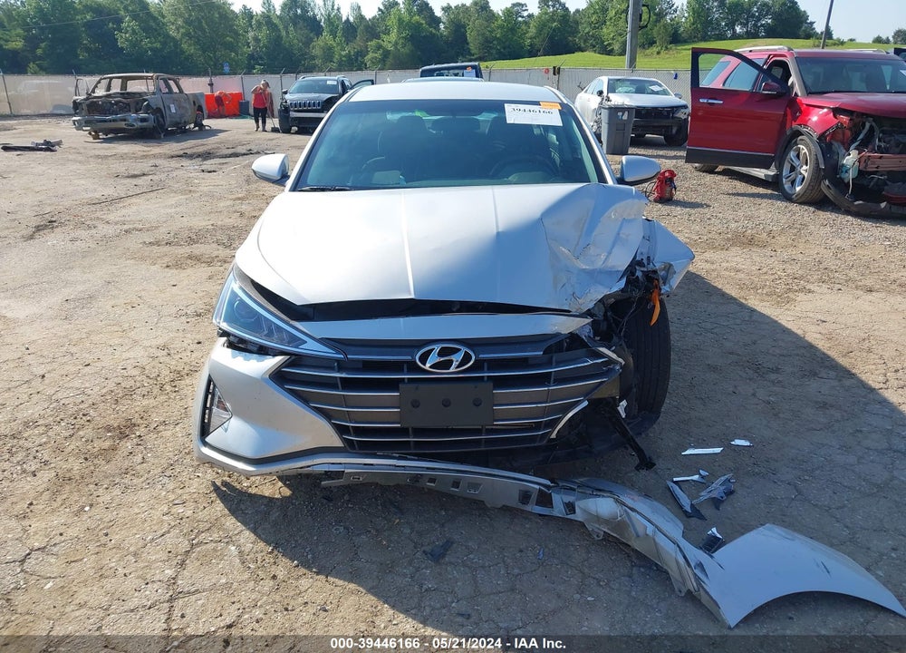 2019 HYUNDAI ELANTRA SE VIN: 5NPD74LF6KH470088