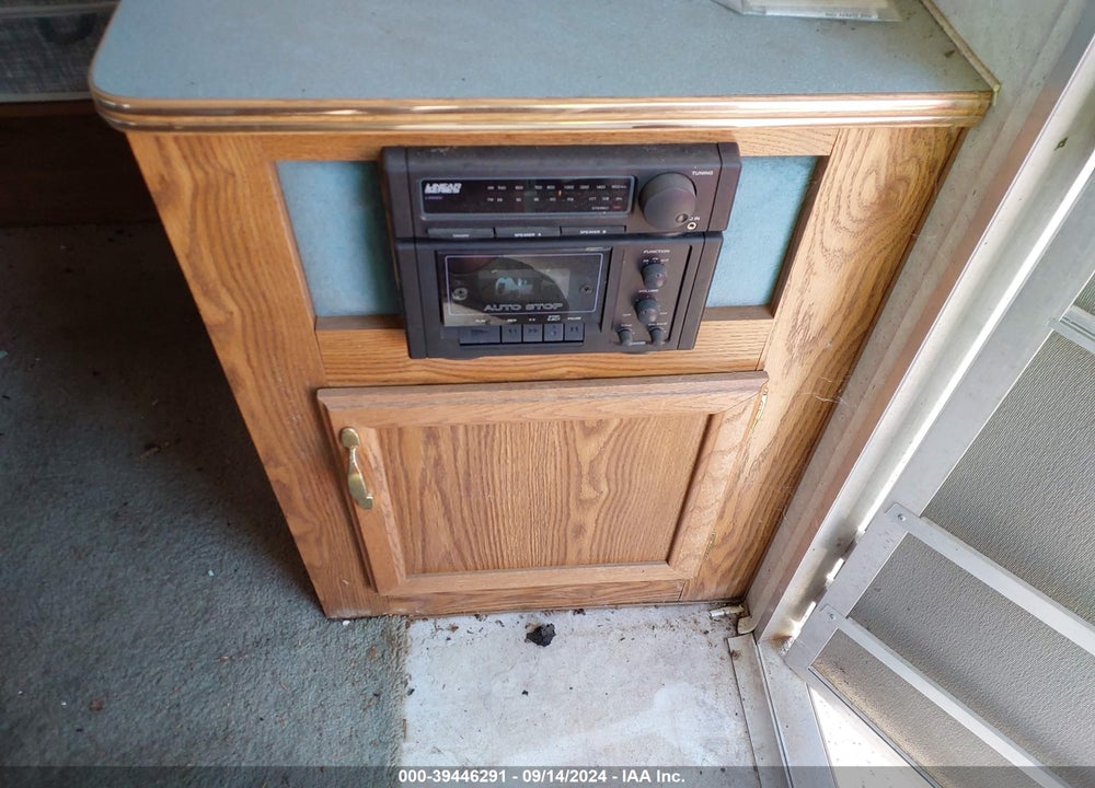 1996 FLEETWOOD PROWLER 29S VIN: 1EC1S292T2880247