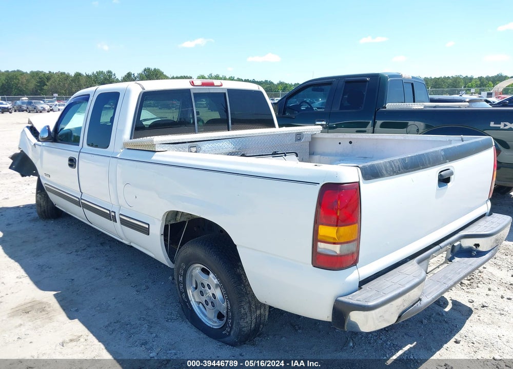 2001 CHEVROLET SILVERADO 1500 LS VIN: 2GCEC19V511236425