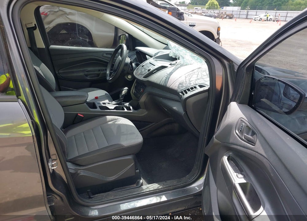 2017 FORD ESCAPE VIN: 1FMCU0F73HUC43582