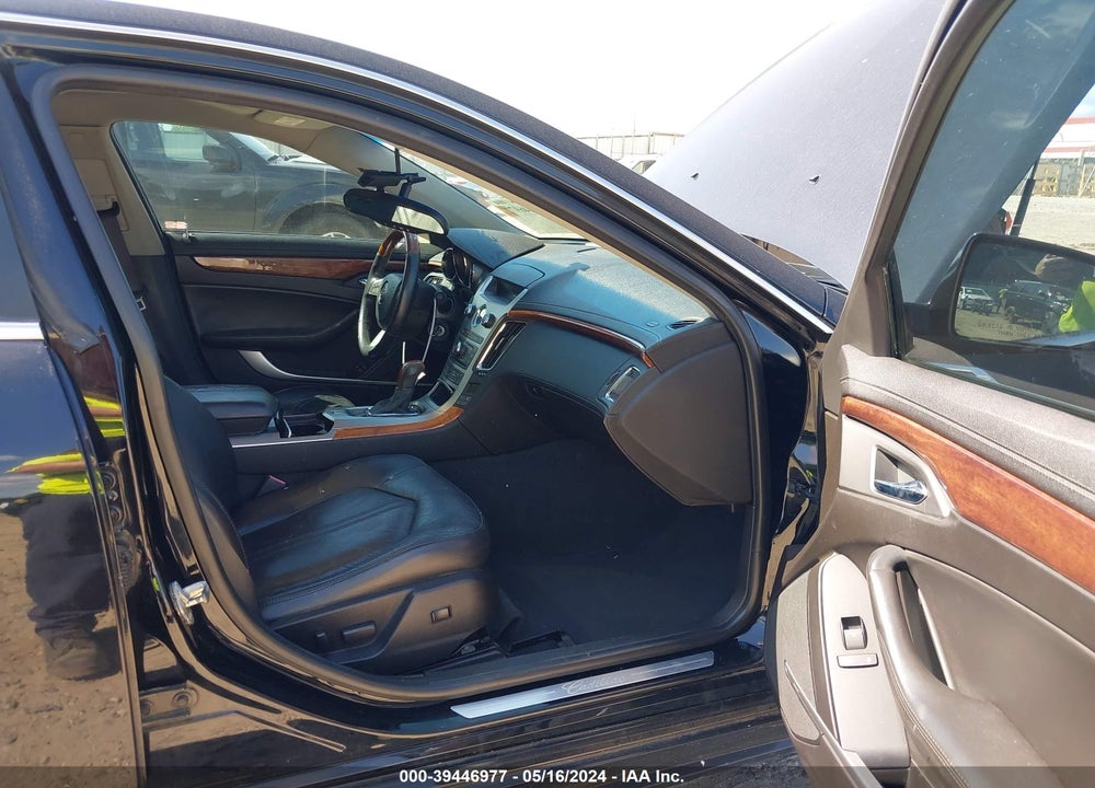 2010 CADILLAC CTS LUXURY VIN: 1G6DF5EG3A0107647