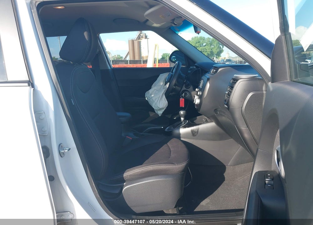 2016 KIA SOUL VIN: KNDJN2A24G7351402