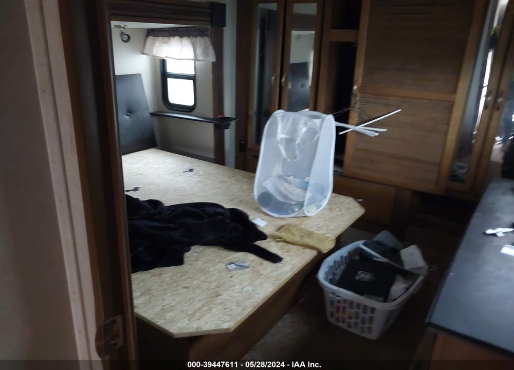 2018 COACHMEN CHAPARRAL VIN: 5ZT3CHZB4JA319337