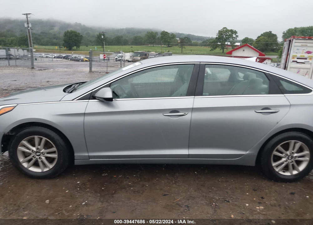 2015 HYUNDAI SONATA SE VIN: 5NPE24AFXFH153457