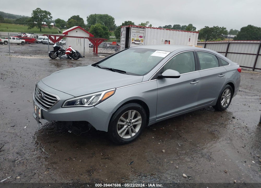 2015 HYUNDAI SONATA SE VIN: 5NPE24AFXFH153457