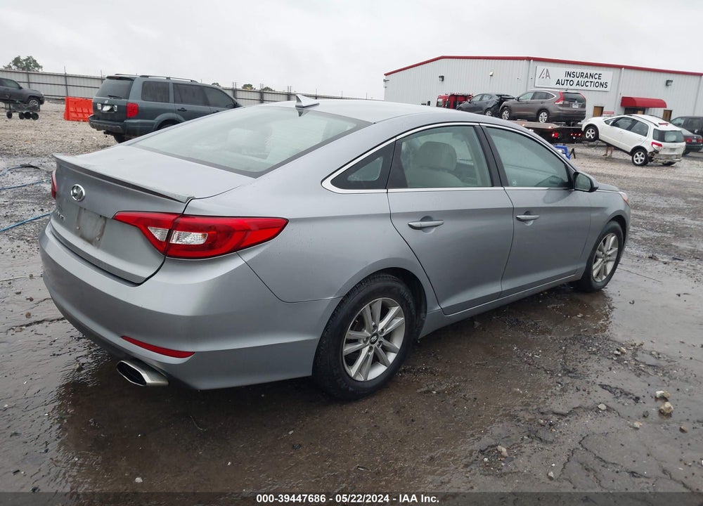 2015 HYUNDAI SONATA SE VIN: 5NPE24AFXFH153457