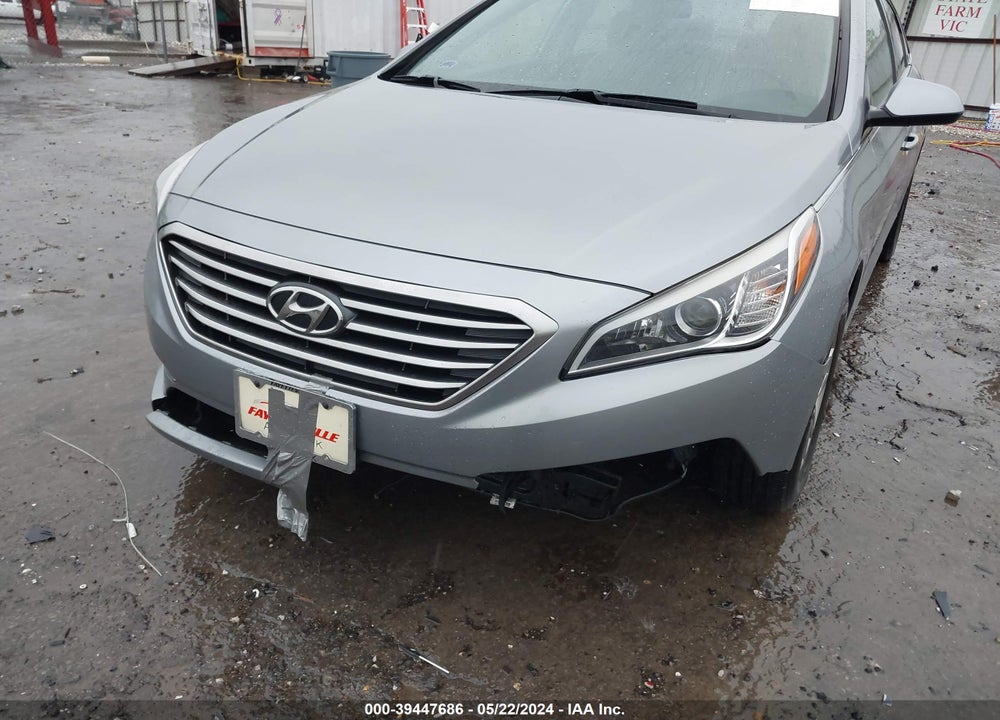2015 HYUNDAI SONATA SE VIN: 5NPE24AFXFH153457