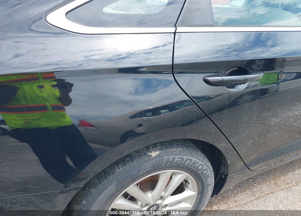2017 HYUNDAI SONATA SE VIN: 5NPE24AF9HH459181