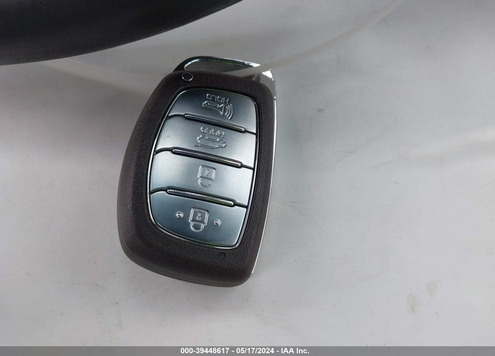 2022 HYUNDAI IONIQ PLUG-IN HYBRID SE VIN: KMHC65LD6NU281448