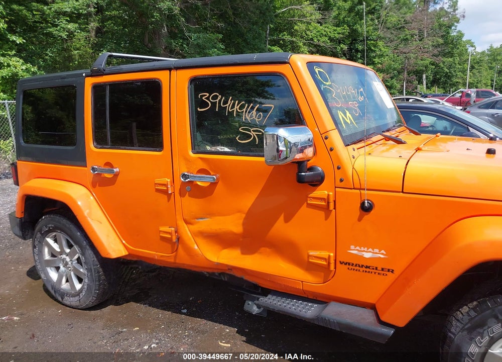 2013 JEEP WRANGLER UNLIMITED SAHARA VIN: 1C4HJWEG8DL551094