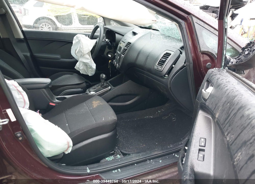 2018 KIA FORTE LX VIN: 3KPFK4A78JE191859
